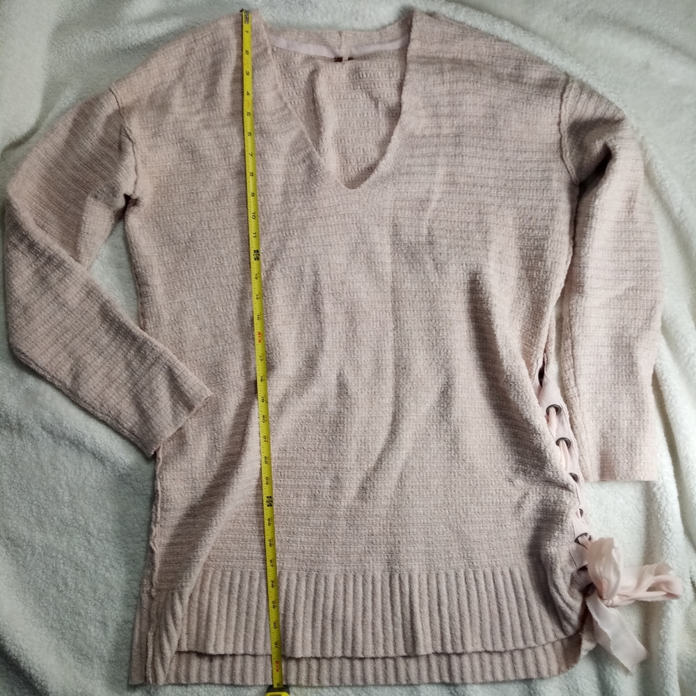 Free People *Heart It ❤ Laces Sweater*
